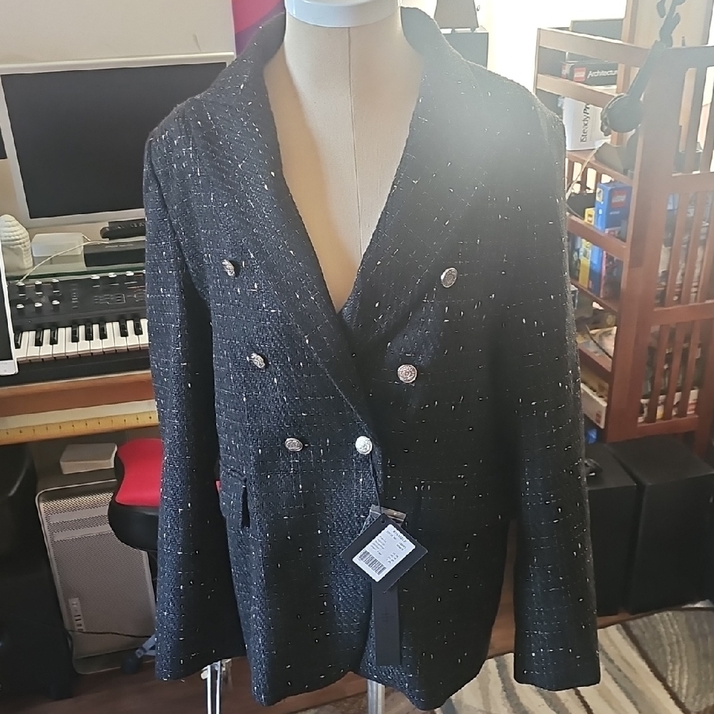 Elegant Black Double-Breasted Blazer